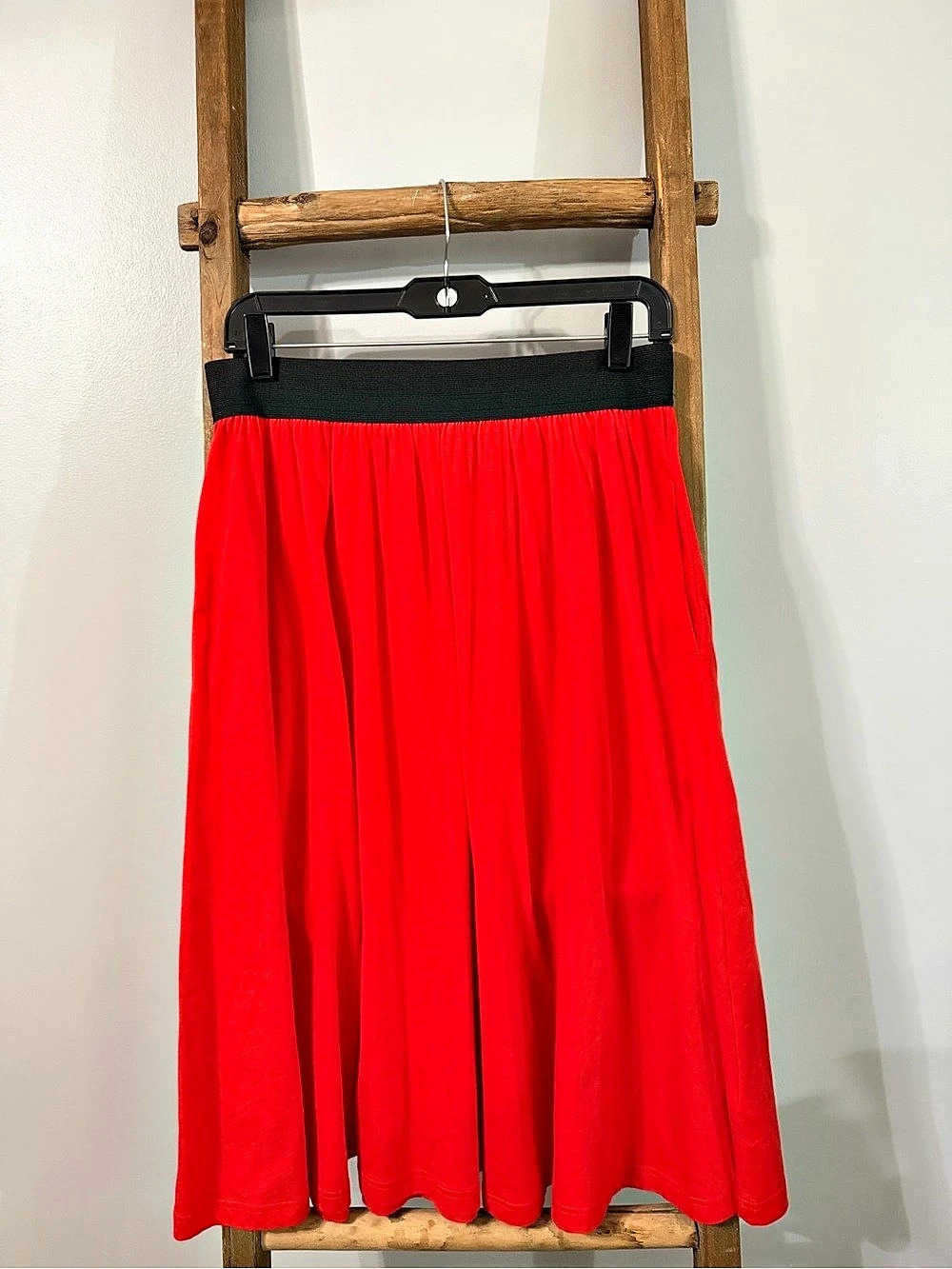 UTENOS Lithuanian Red A-Line Midi Skirt with Black Elastic Waistband - Size M 10